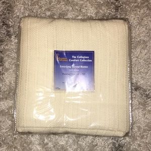 Brand New Thermal Blanket!